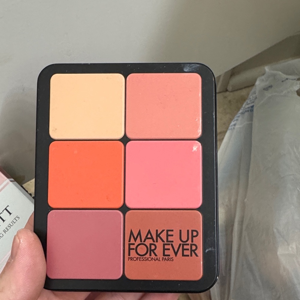 Makeup Forever Six-Shade Blush Palette — Peach, Coral & Rose Mix
